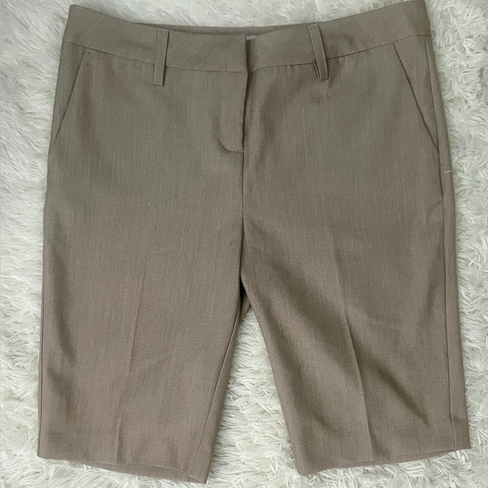 Larry Levine Women’s Khaki Menswear-Style Shorts! Sz 4P